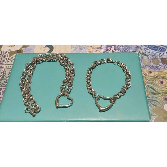 NEW~Trendy Silver Dangling Open Heart Charm Toggle Style Necklace & Bracelet Set - Picture 1 of 3